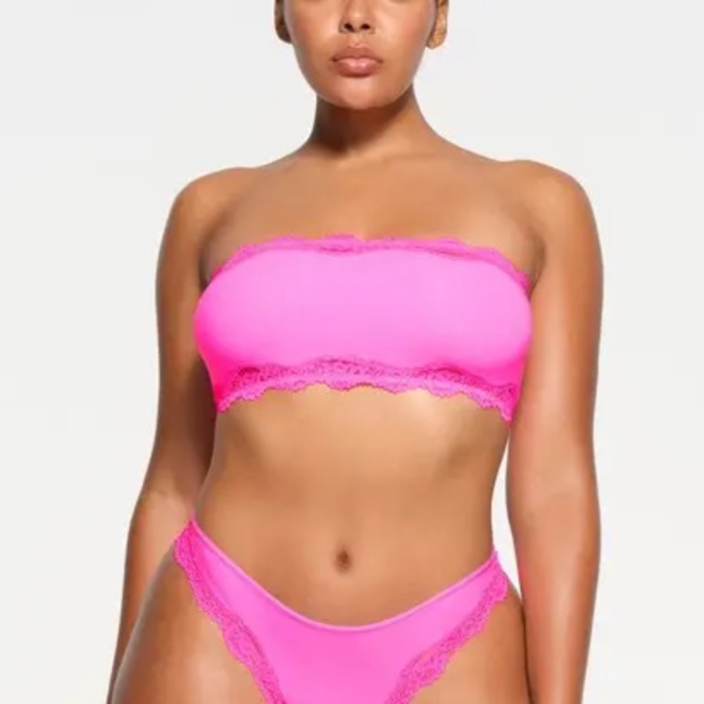 SKIMS Fits Everybody Lace Bandeau - Taffy Multi